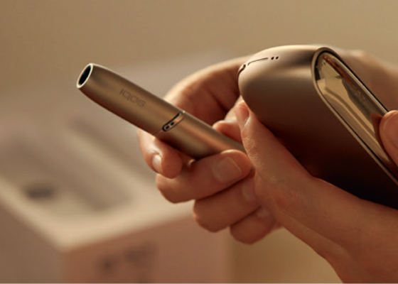 iqos in hands